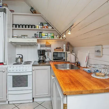 Four Bedroom Holiday In Ebeltoft 16 *